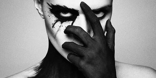 زنانی که با گرگ ها می دوند